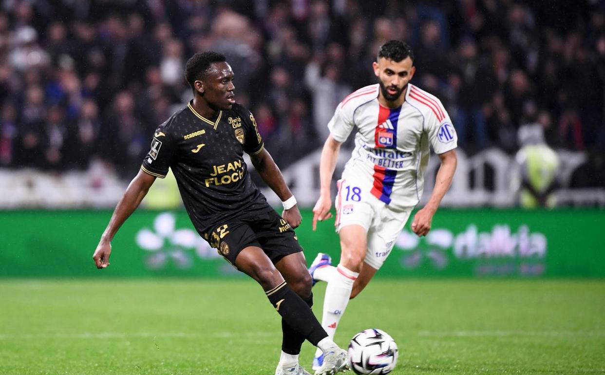 19岁皇马租将闪耀赛场,里昂2-0战胜洛里昂,法甲最新积分榜揭晓